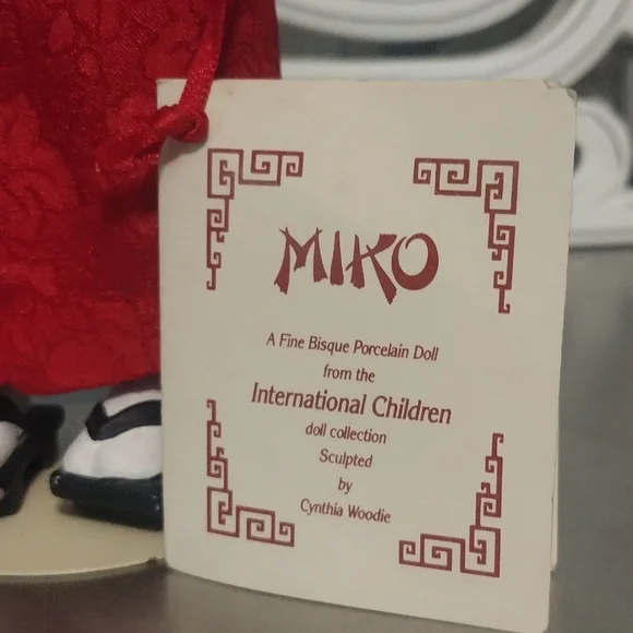 MIKO porcelain doll 1990 - Picture 6 of 8